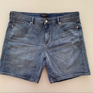Banana Republic jean shorts sz 12 light blue